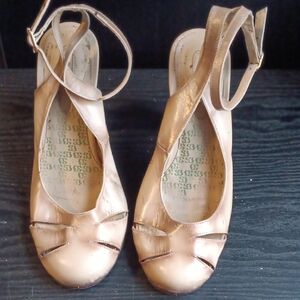 Nude Tan Closed Toe Ankle Strap Chunky Block Heels Size 38
